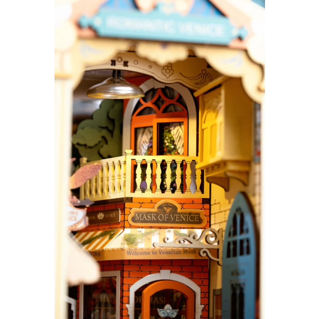 Book Nook Romantic Venice