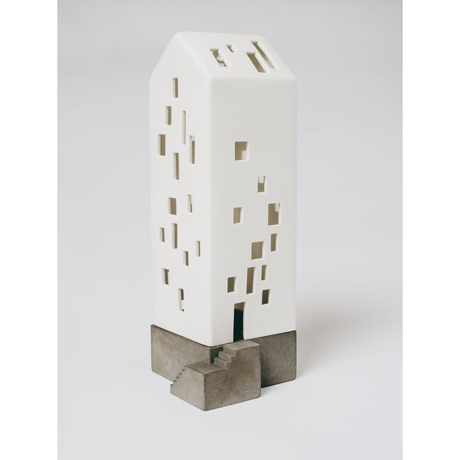Lighthouse Porcelain with concrete