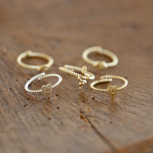 A beautiful story Honorable Vintage Heart Ring