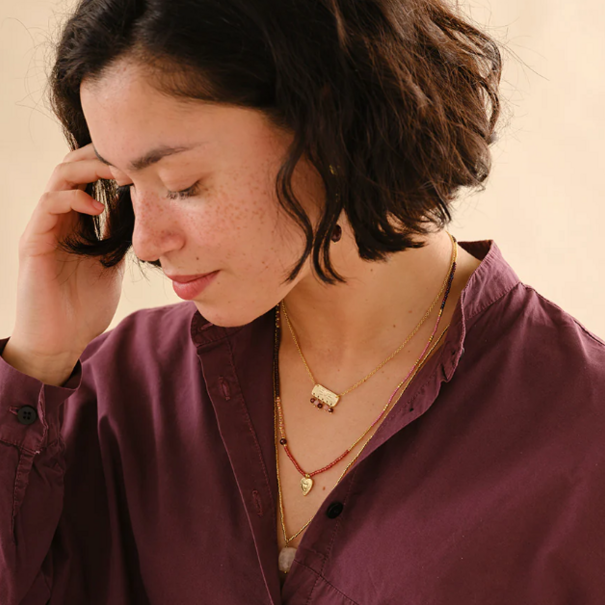 A beautiful story Adventurous Garnet Necklace