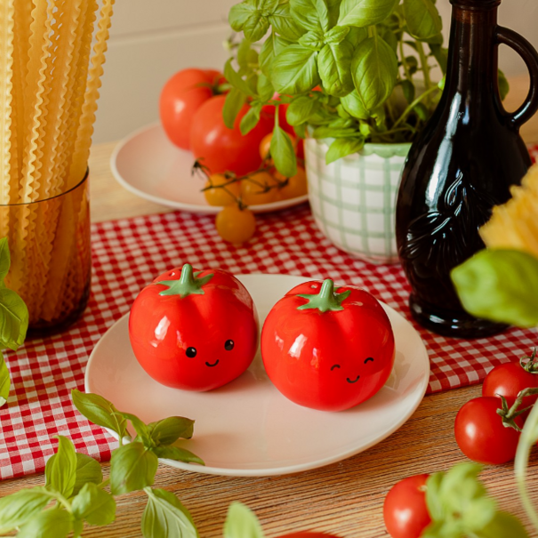 Sass & Belle Tomato Salt & Pepper Shakers