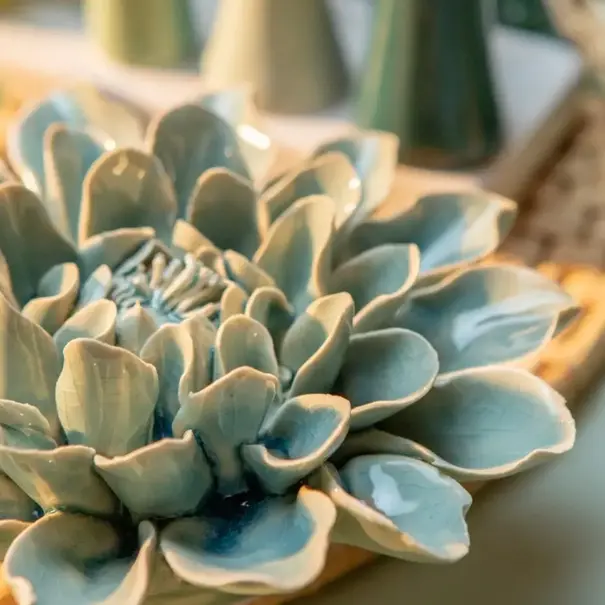 Chive Keramieken bloem | Powder blue aphtodite dahlia