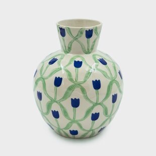 Vase blue tulips