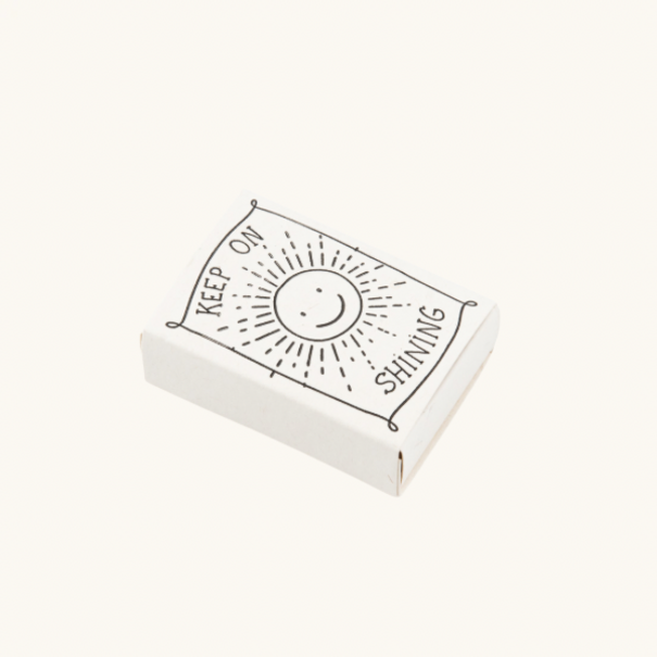 Studio Flash Keep on Shining | Keramieken smiley in cadeaudoosje