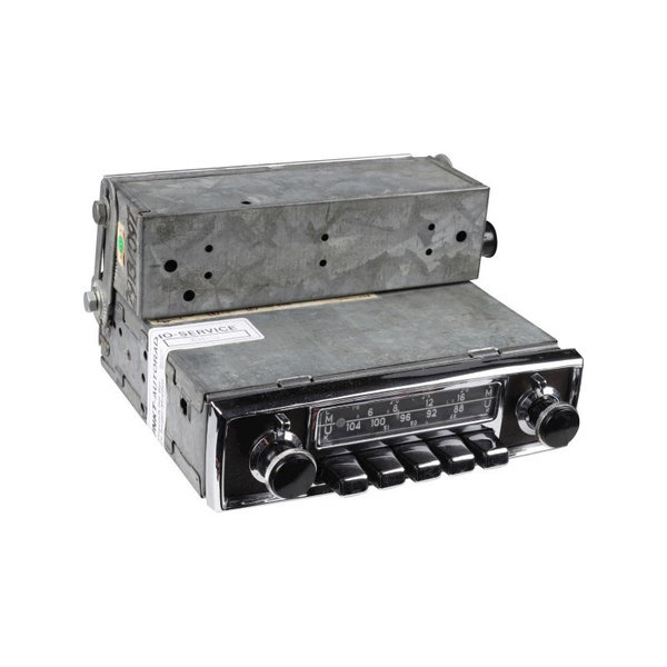 Automobile radio, 6/12 V, Blaupunkt model Köln. Used but completely renovated meaning technic and finish is like new (Porsche 356 - 1950-1965)