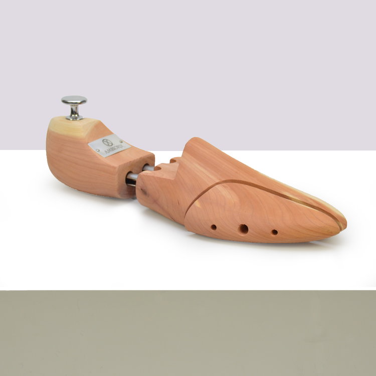 Ambiorix SHOE TREE CEDAR AMBIORIX LOGO