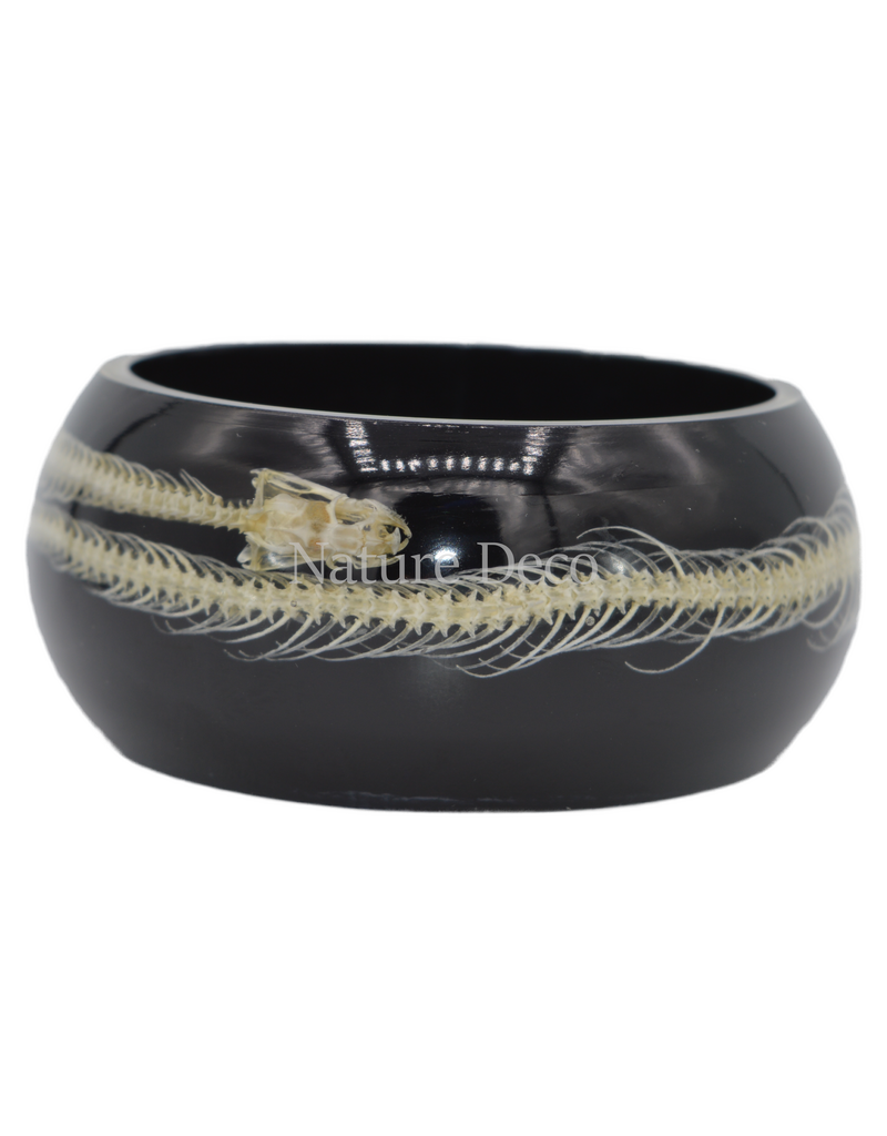 . Snake bracelet in resin black