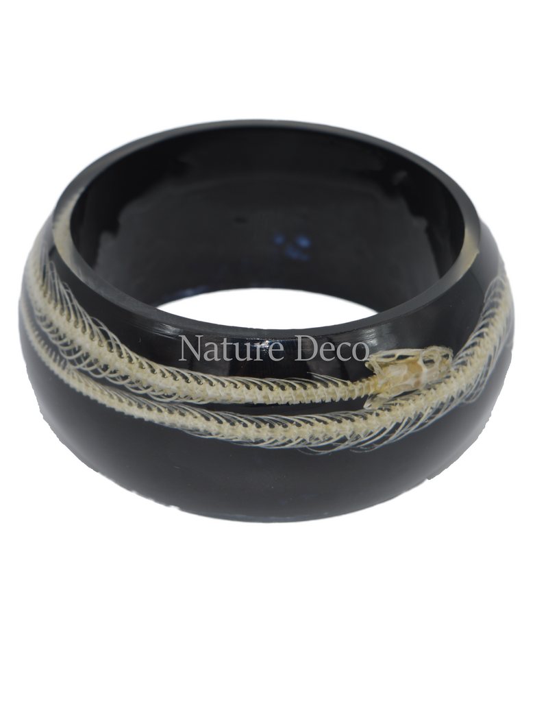 . Snake bracelet in resin black