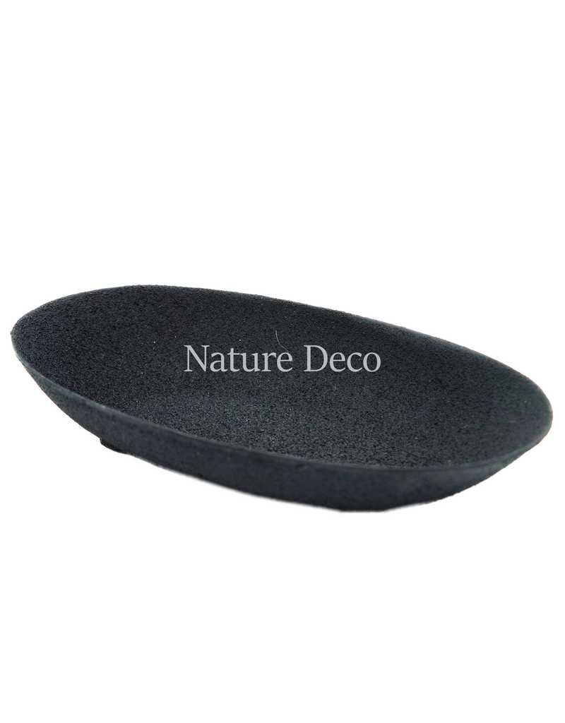 . Oval metal dish 12,5 x 7,5 x 2 cm