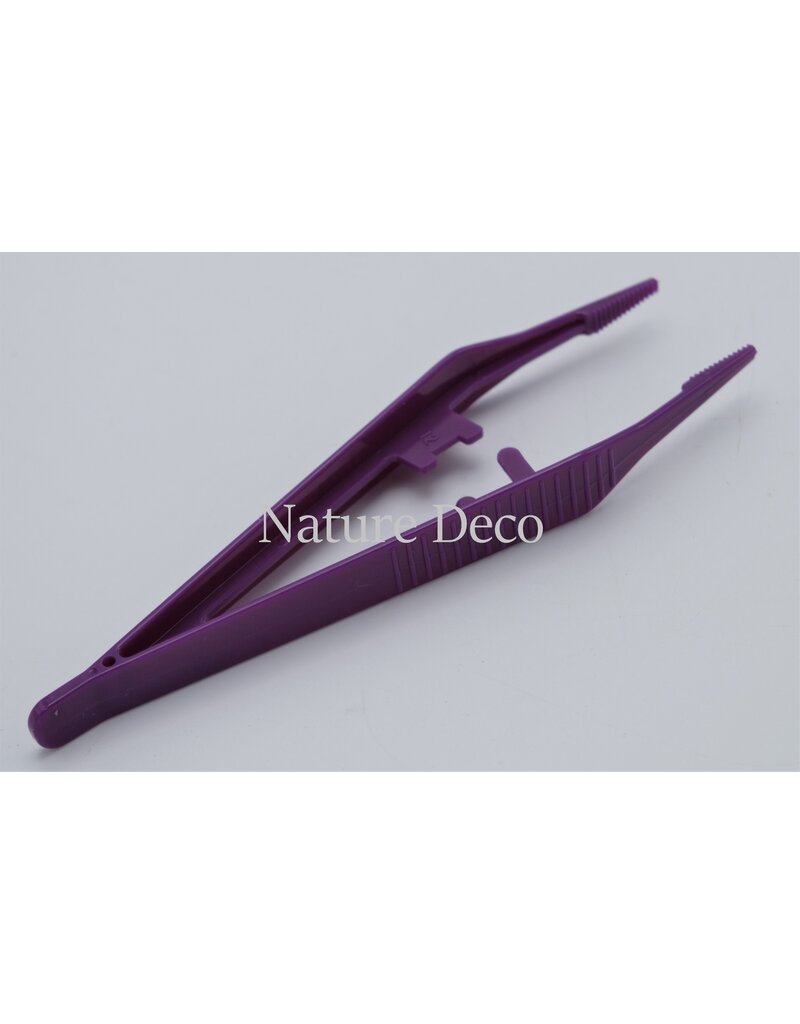 . Plastic pincet
