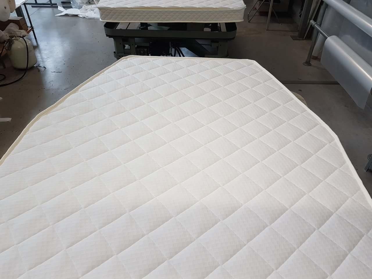 Queensbed matras 2 schuine zijden