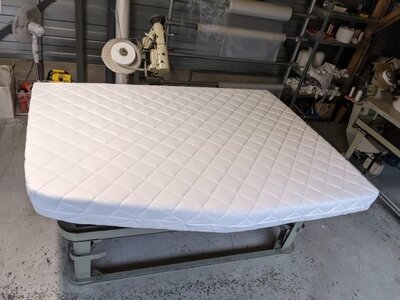 Matrassenmaker Frans bed matras caravan camper koudschuim HR55