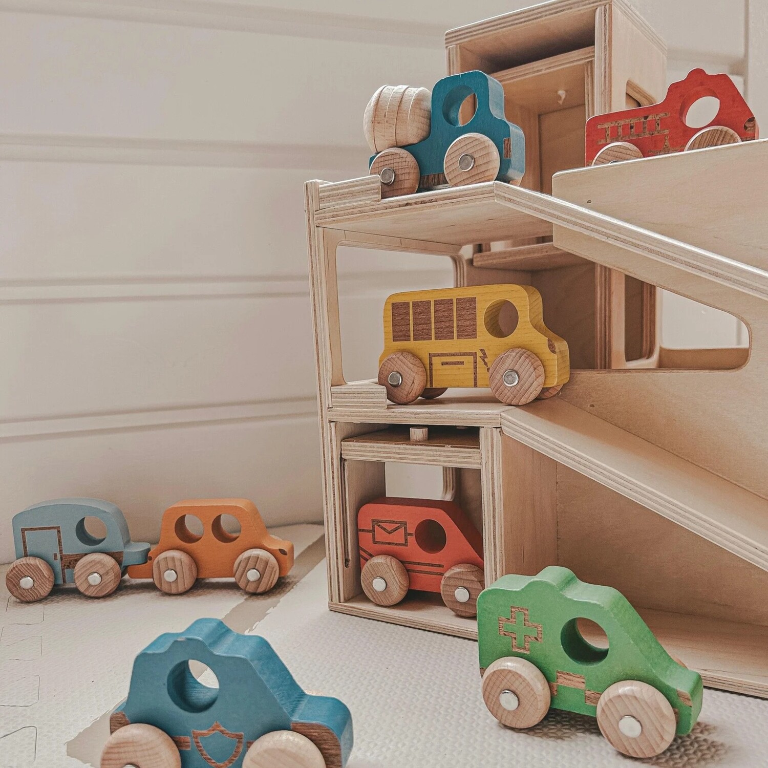 Goki nature 55867 - Houten auto, geschikt vanaf 2 jaar
