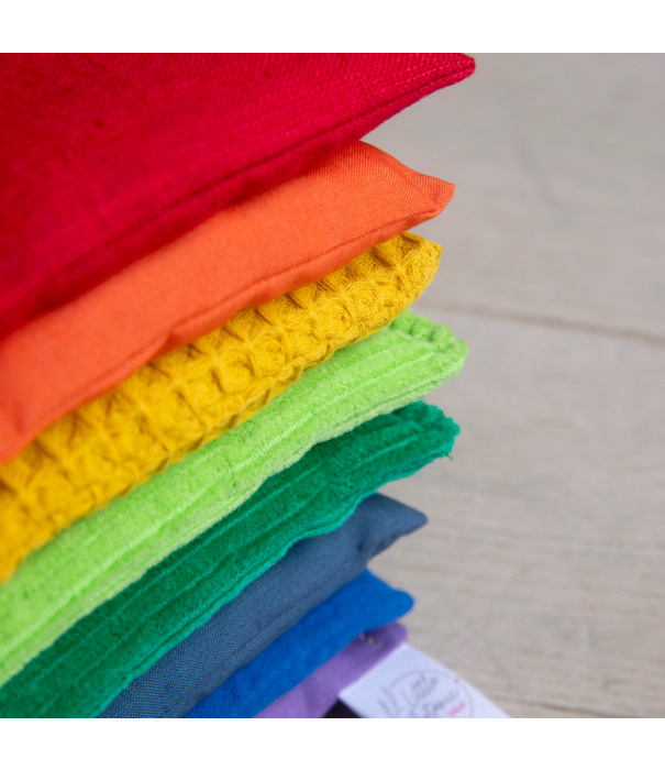 Little Botanic Label Little Botanic label - Sensorische pittenzakjes - Regenboog (8-delig)