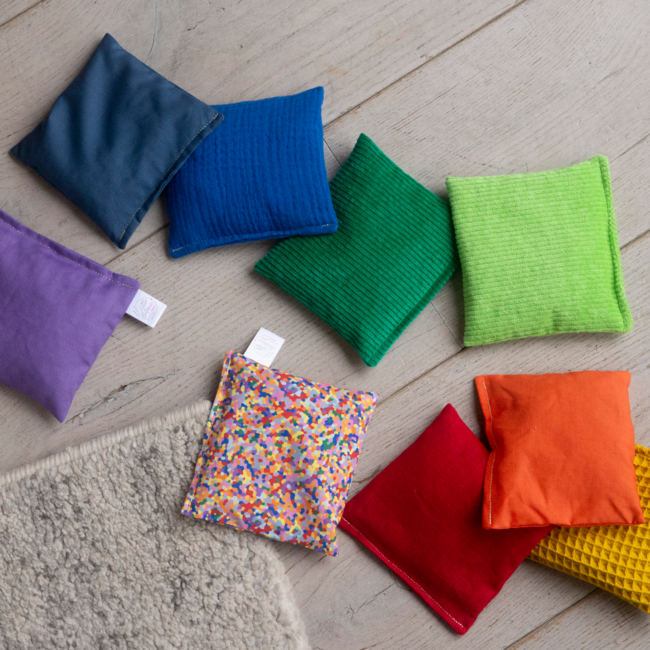Little Botanic label - Sensorische pittenzakjes - Regenboog (8-delig) + Super Confetti