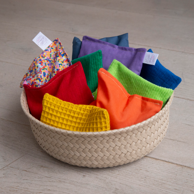Little Botanic label - Sensorische pittenzakjes - Regenboog (8-delig) + Super Confetti