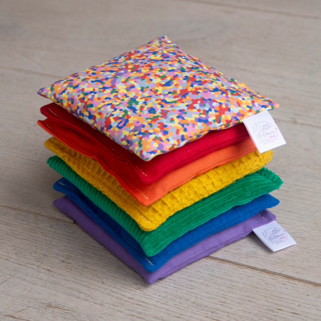 Little Botanic label - Sensorische pittenzakjes - Regenboog (6-delig) + Super Confetti