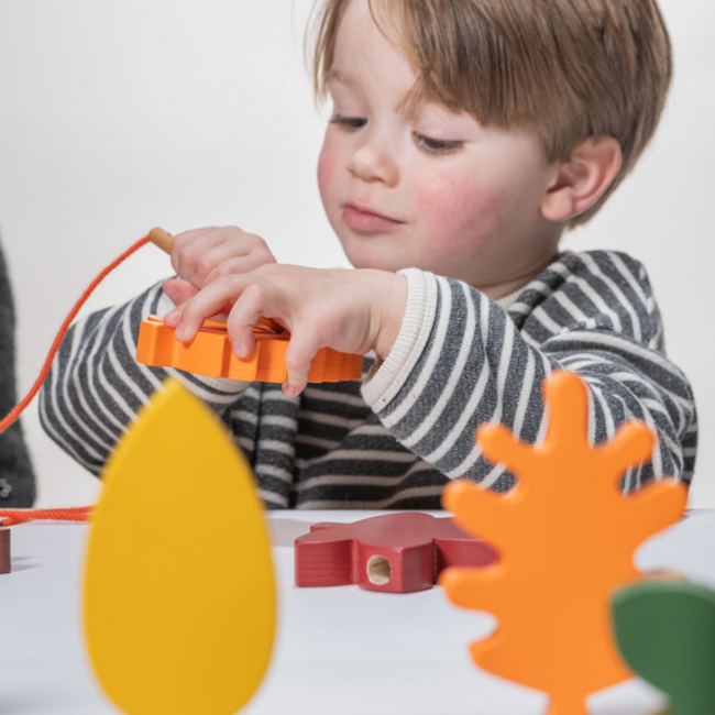 Educational Advantage - Houten Bladeren Rijgset (25-delig)