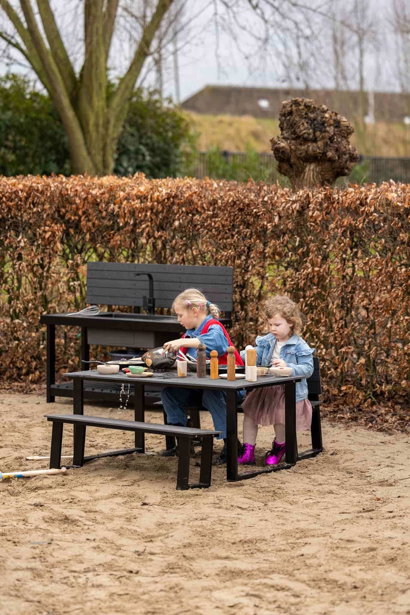 Buiten Meubels