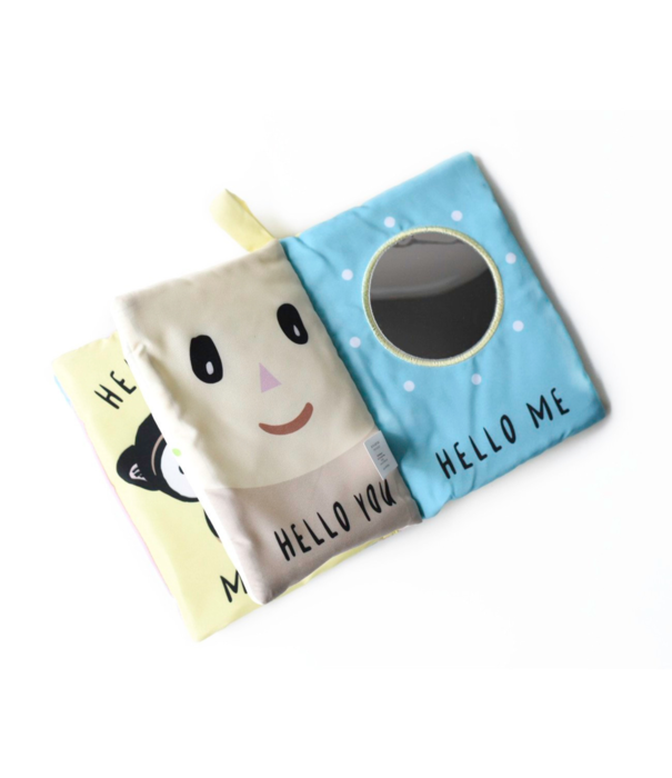 Wee Gallery Wee Gallery - Knisperboekje Hello You, Hello Me