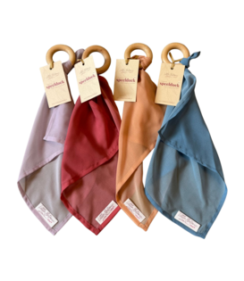 Playcycle Sensorische Speeldoek met Houten Ring – Assorti één stuk (30 cm)