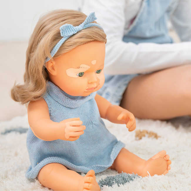 Miniland - Pop Meisje Europees met Vitiligo (38 cm)