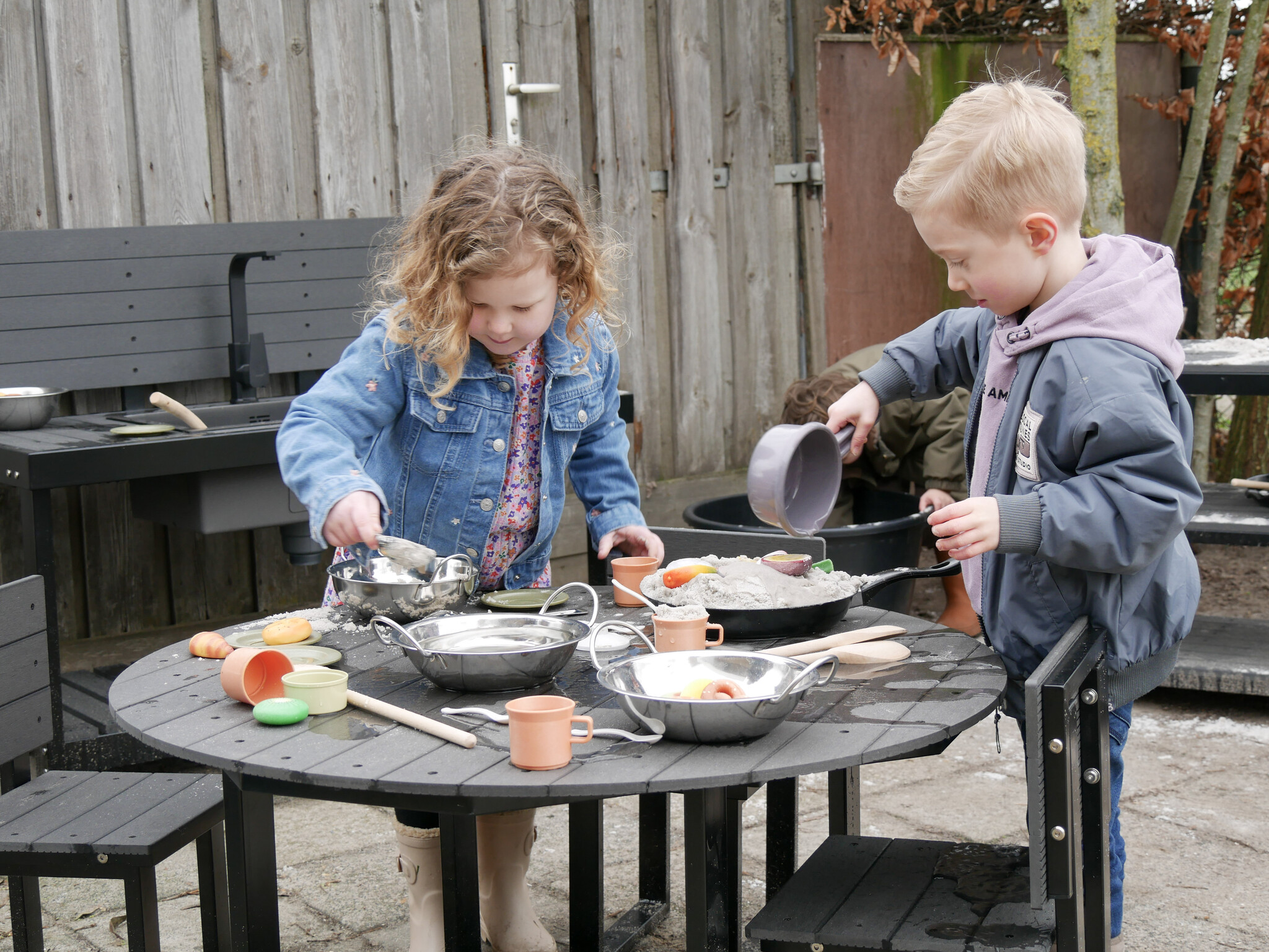 Duurzaam buitenmeubilair voor kinderopvang & BSO || Kids by Design || JUTTER & Co.