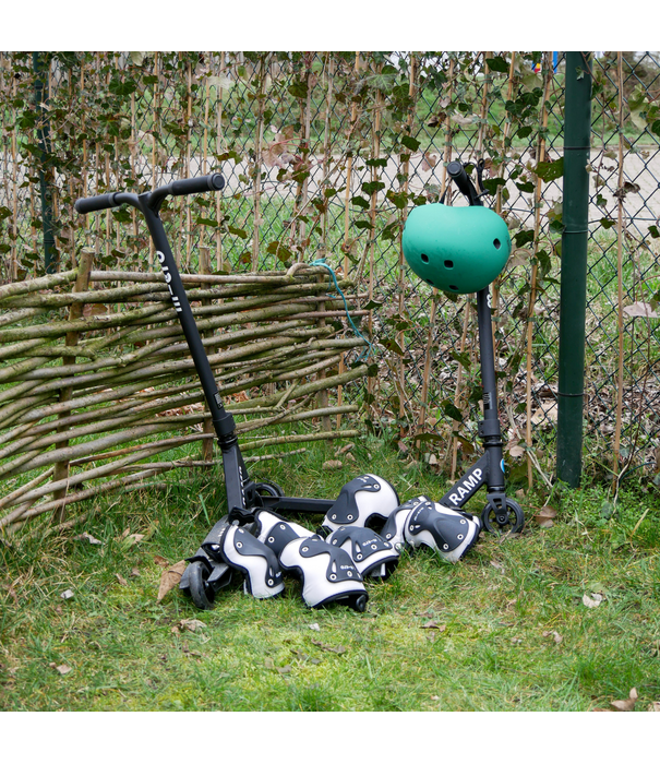 Micro Micro - Kinderhelm Deluxe Medium - Forest Green