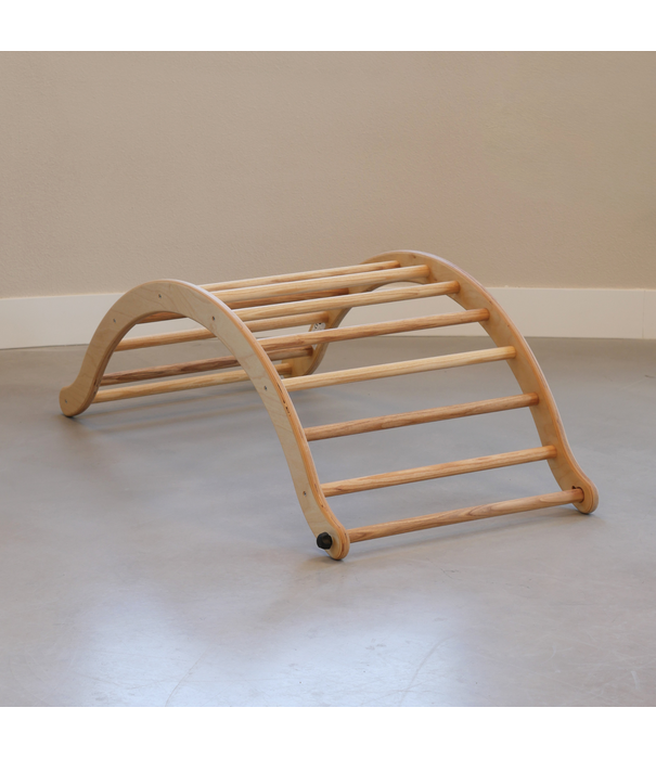 Basisgemeinde Emmi Pikler - Gebogen Klimrek