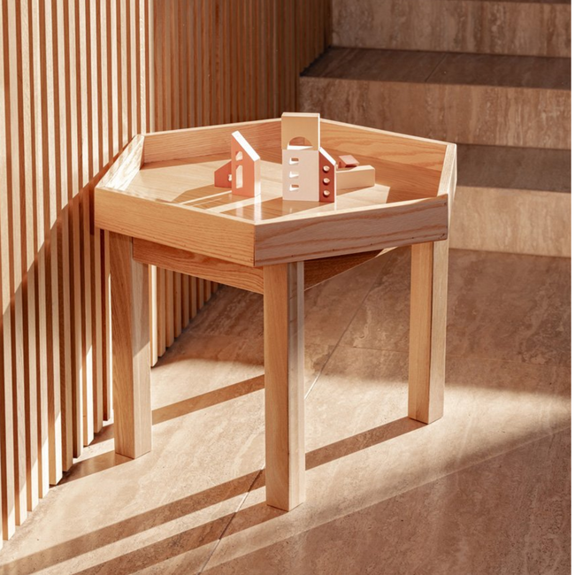 Kids By Design - Zeshoekige Activiteiten Tafel met Rand Eiken - Peuter H 43 cm