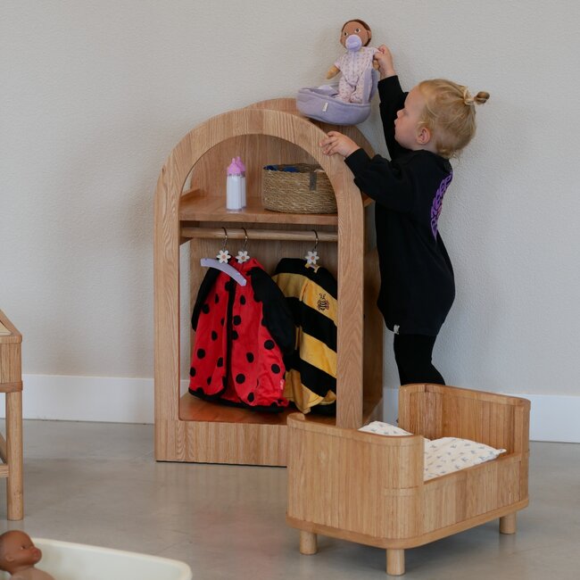 Kids by Design - Poppen Kledingkast Design