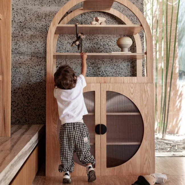 Kids By Design - Bogen Kast Design Groot met Ramen