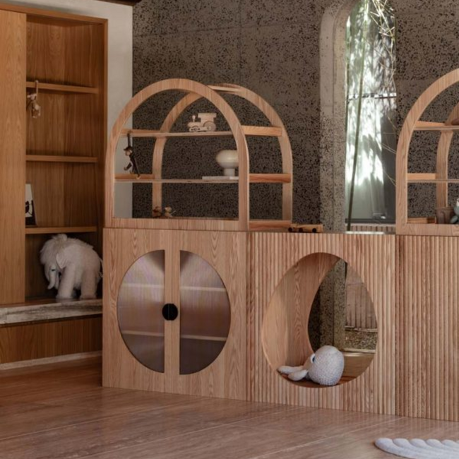 Kids By Design - Bogen Kast Design Groot met Ramen