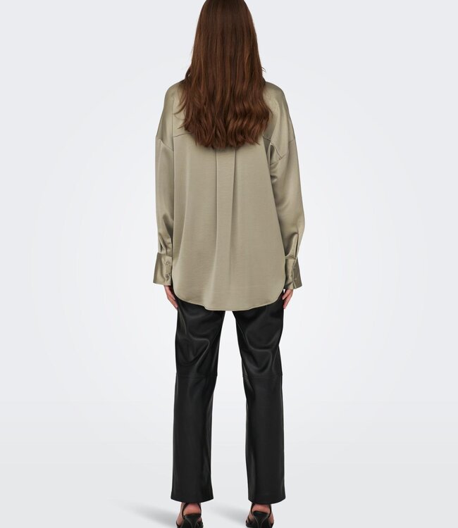 ONLY Hemdje MARTA OVERSIZE SATIN  Only WEATHERED TEAK
