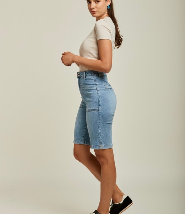 TOXIK3 Short JEANS KNIEHOOGTE TOXIK3 LICHT DENIM H2539