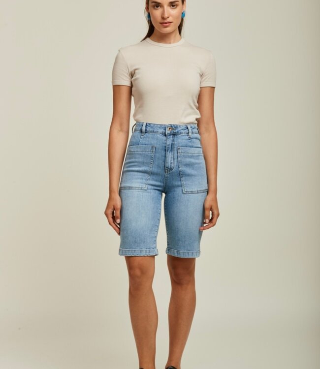 TOXIK3 Short JEANS KNIEHOOGTE TOXIK3 LICHT DENIM H2539