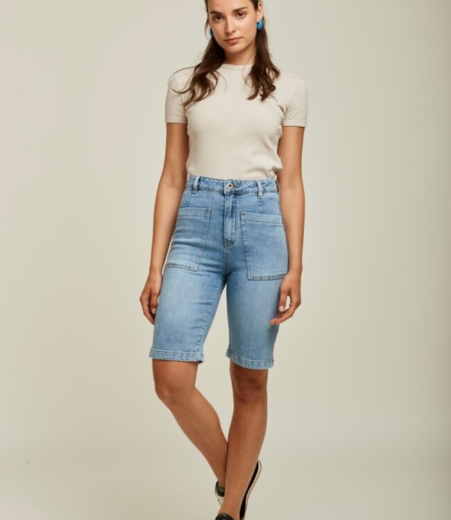 TOXIK3 Short JEANS KNIEHOOGTE TOXIK3 LICHT DENIM H2539