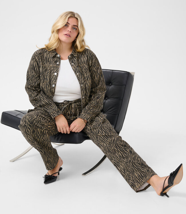 KAFFE CURVE Broek LEONOMA STRAIGT JEANS KAFFE CURVE FEATHER GRAY 107719