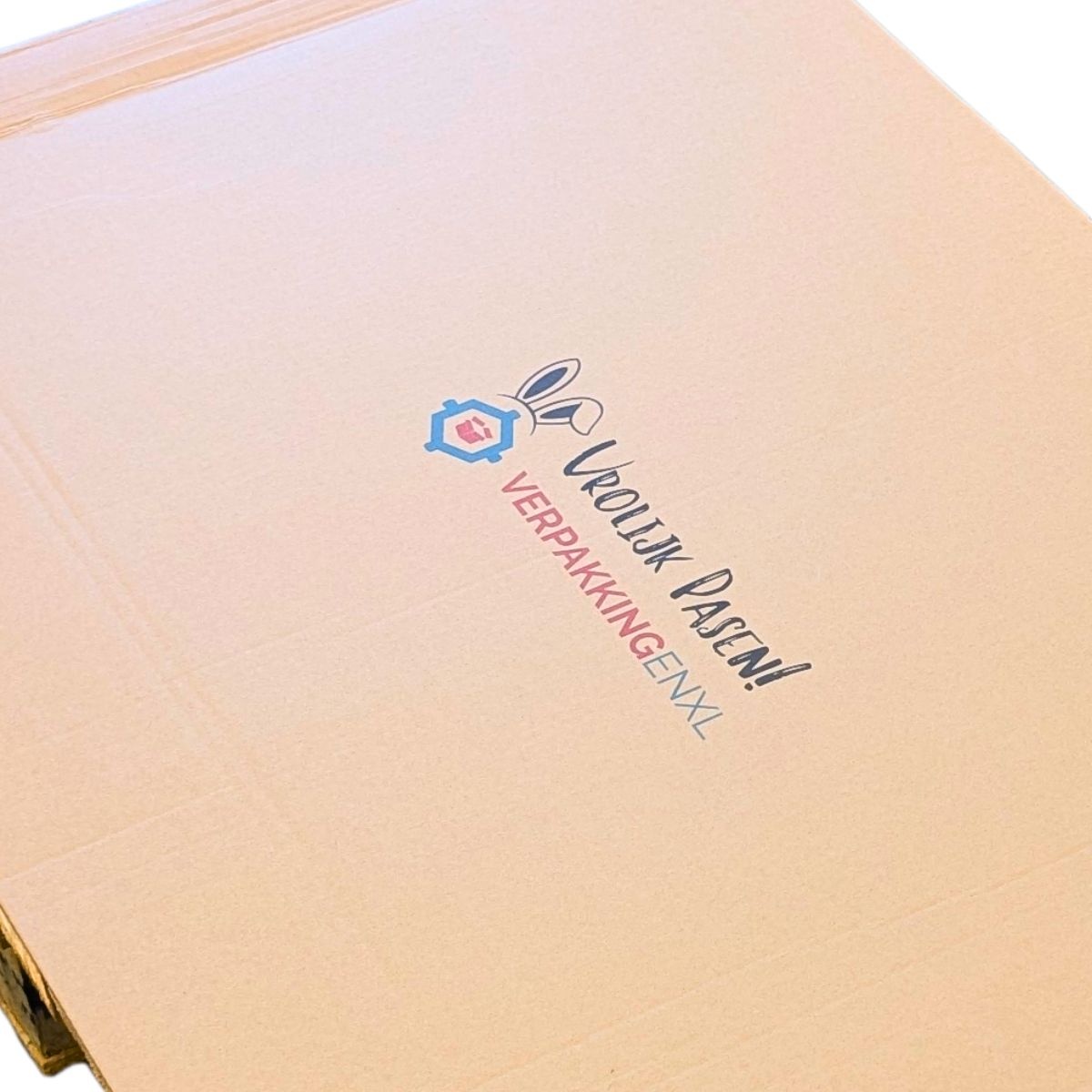 Bedrukte kartonnen plaat met Vrolijk Pasen print