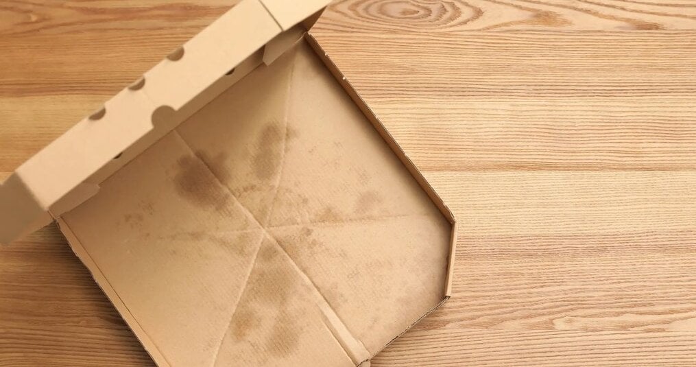 Mag een pizzadoos bij het oud papier? Alles wat je moet weten over recycling