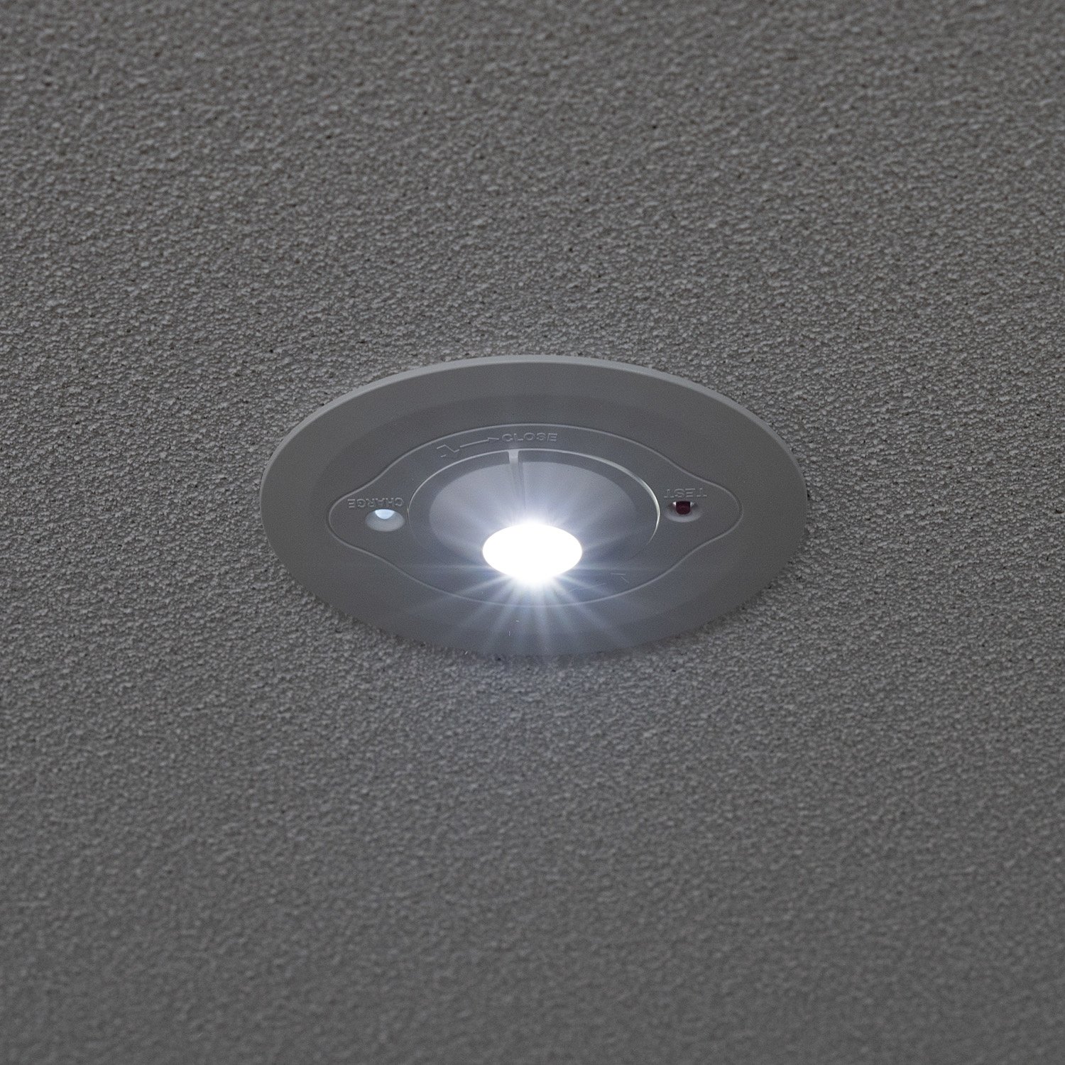 spons Verstelbaar fluweel LED Noodverlichting anti-paniek 3W Inbouwspot met ingebouwde accu -  verwisselbare lens - LedlampshopXL