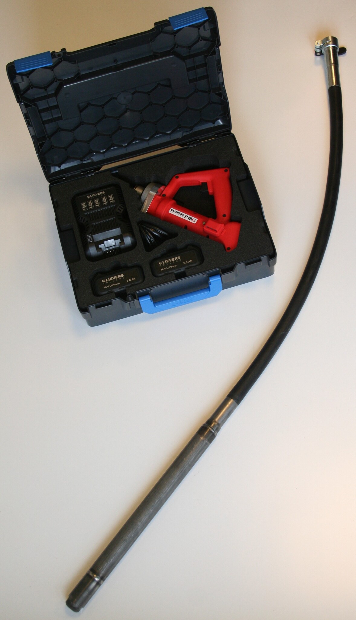 P18Li Akku-Betonrüttler Komplettset – L-Boxx, Ø38 mm, 1,5 m Schlauch