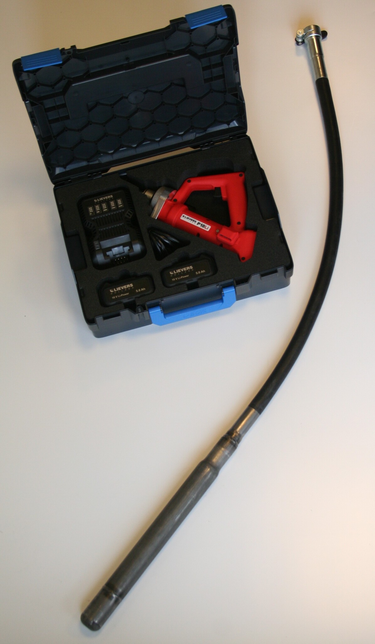 P18Li Akku-Betonrüttler Komplettset – L-Boxx, Ø45 mm, 1,5 m Schlauch
