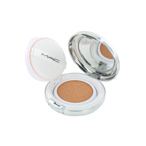 MAC Cosmetics Quick Finish Cushion Compact Lightful C + Coral Grass - Light Plus Rose (LSF 50)