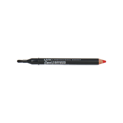 NYX Dazed & Diffused Blurring Lippenstift - En Fuego