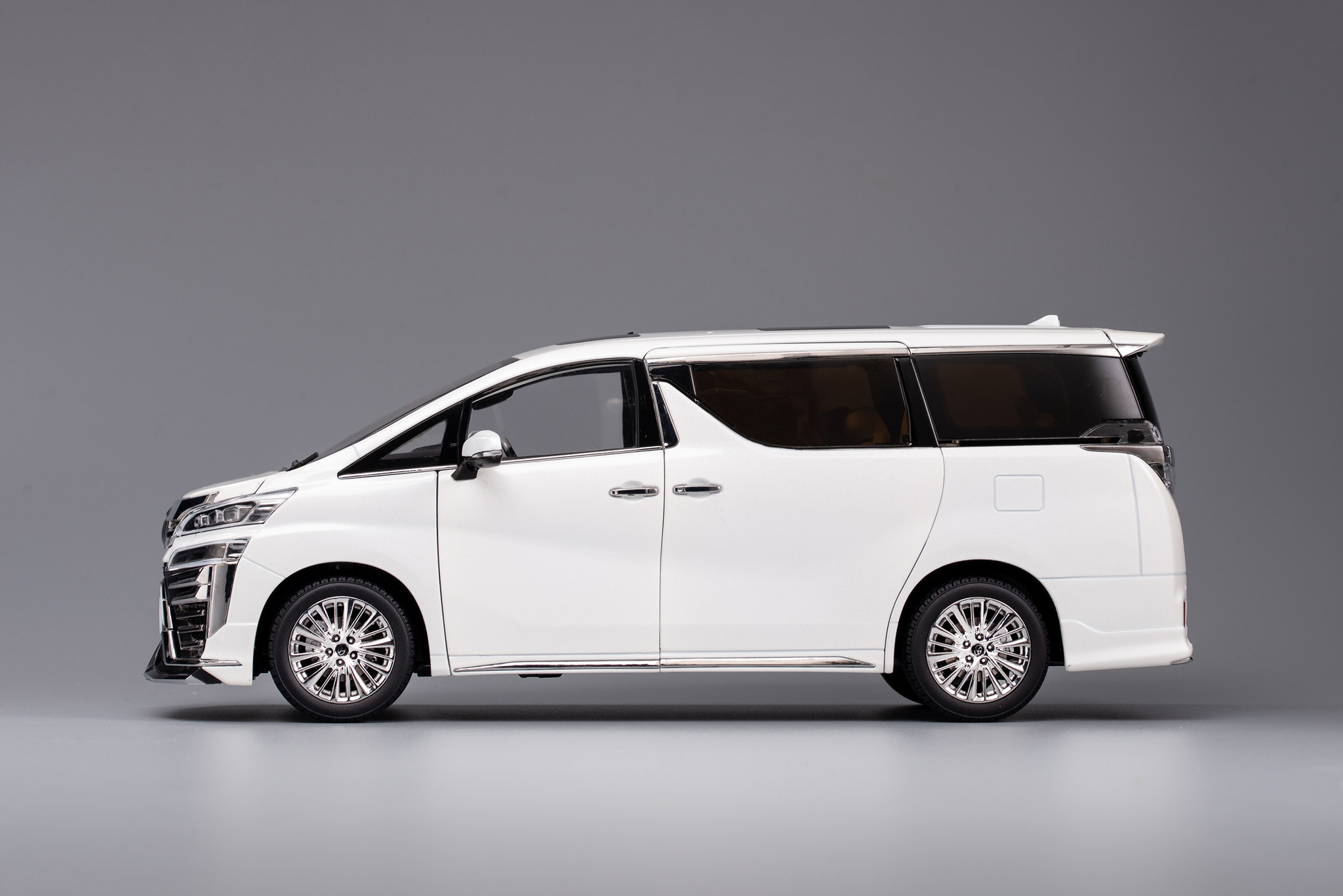Toyota Vellfire - NZG-Modelle GmbH