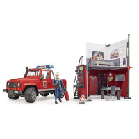 Bruder Feuerwehrstation mit Land Rover Defender 1:16