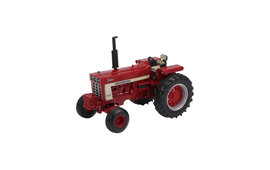 Britains International Harvester Farmall 1066 1:32