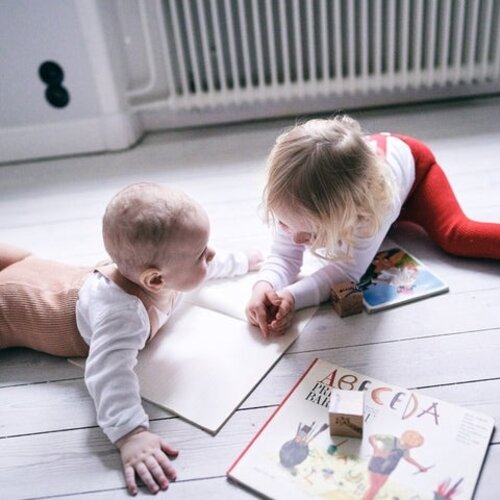 Fijne babybroeken van zachte stoffen