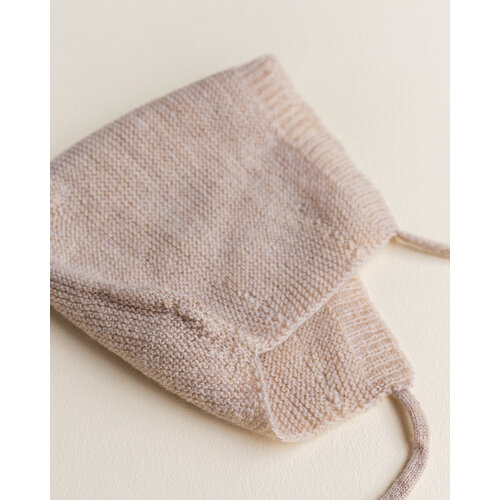 Hvid Hvid | Newborn bonnet | Wollen mutsje sand